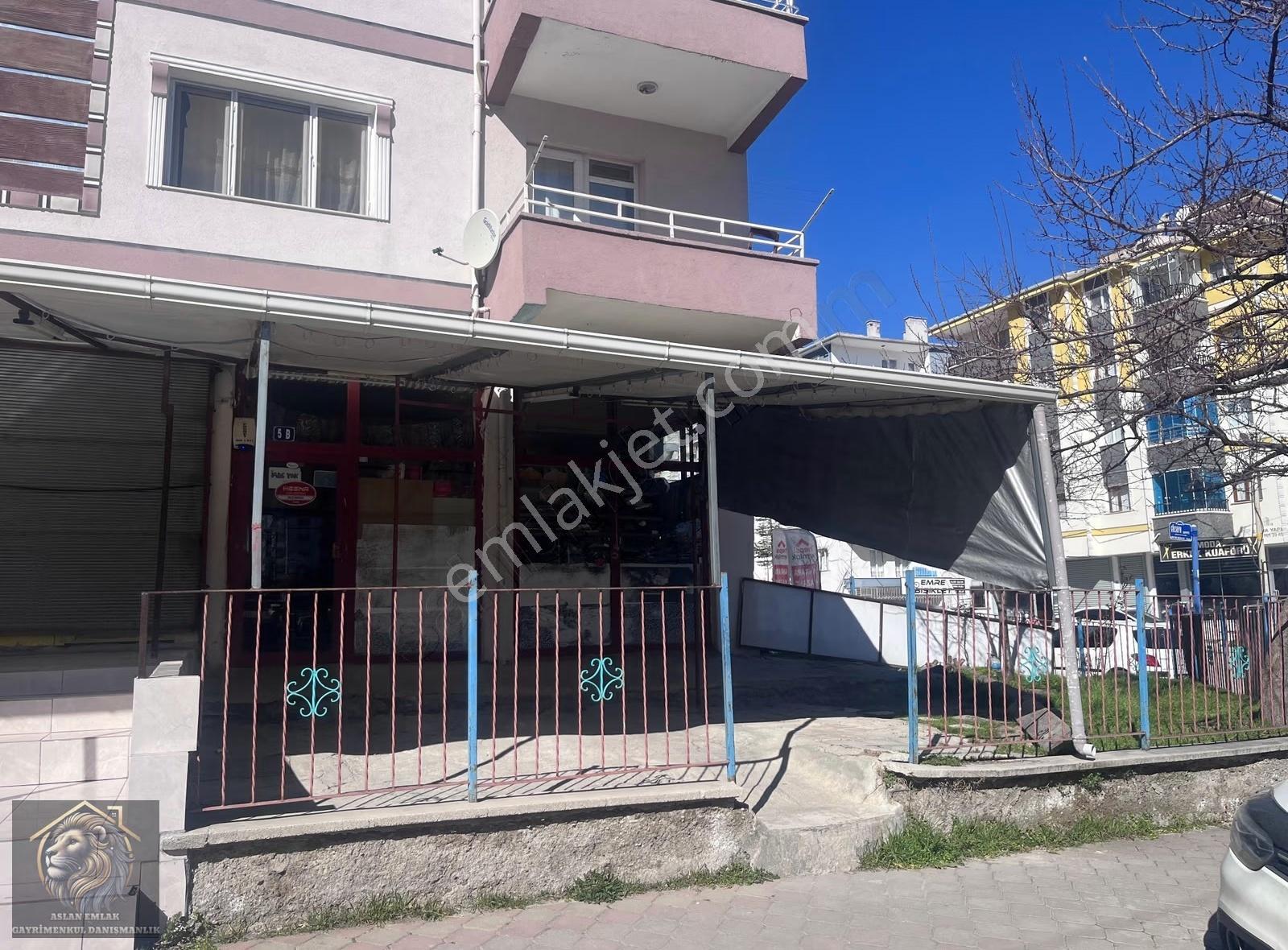 Andiçende Muhteşem Konumda Yatırımlık Köşebaşı Dükkan - Görsel 12