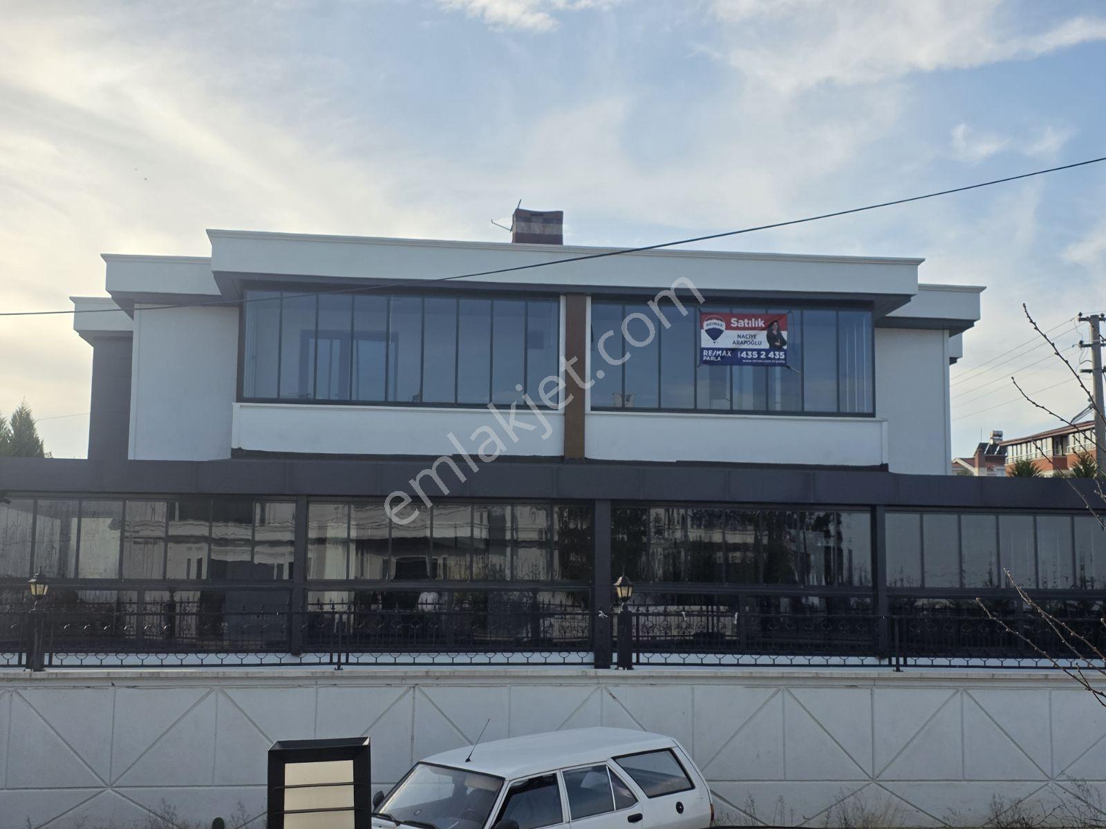 Remax Parla Naciye Arapoğlu'ndan Alanlı 'da Fırsat Satılık Villa