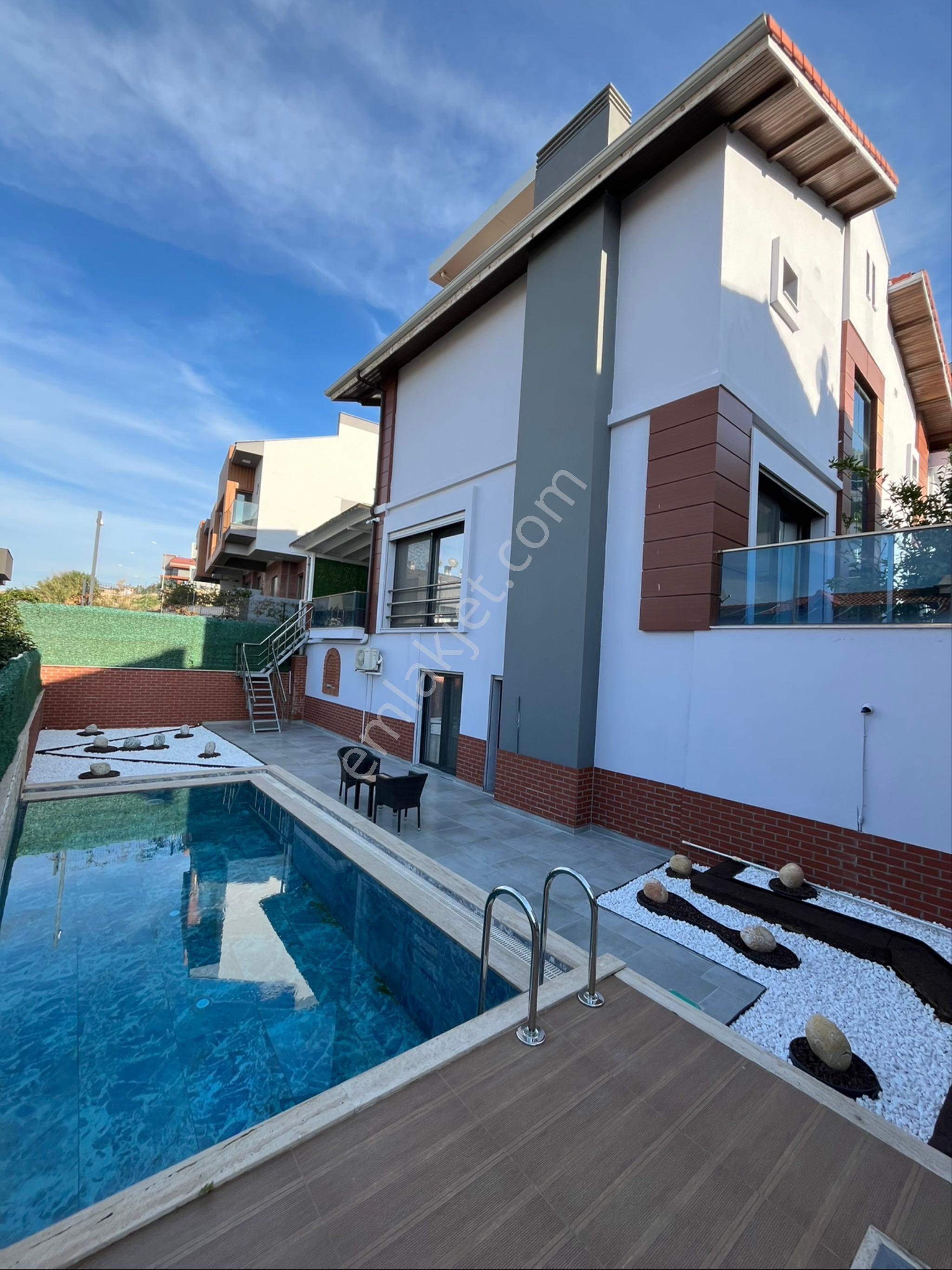 Güzelbahçe Kahramandere Lüks Havuzlu Tam Müstakil Villa - Görsel 33