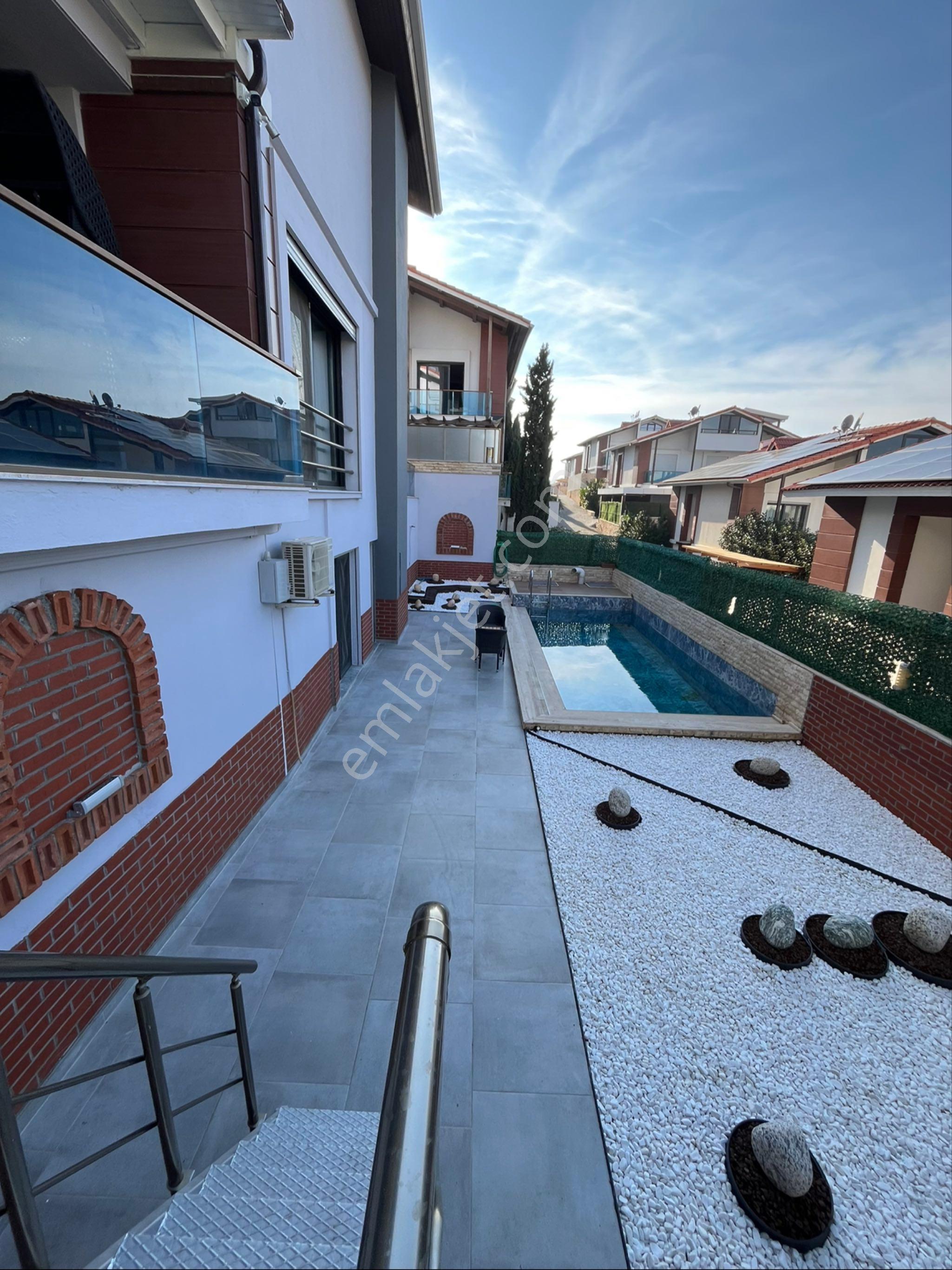 Güzelbahçe Kahramandere Lüks Havuzlu Tam Müstakil Villa - Görsel 34
