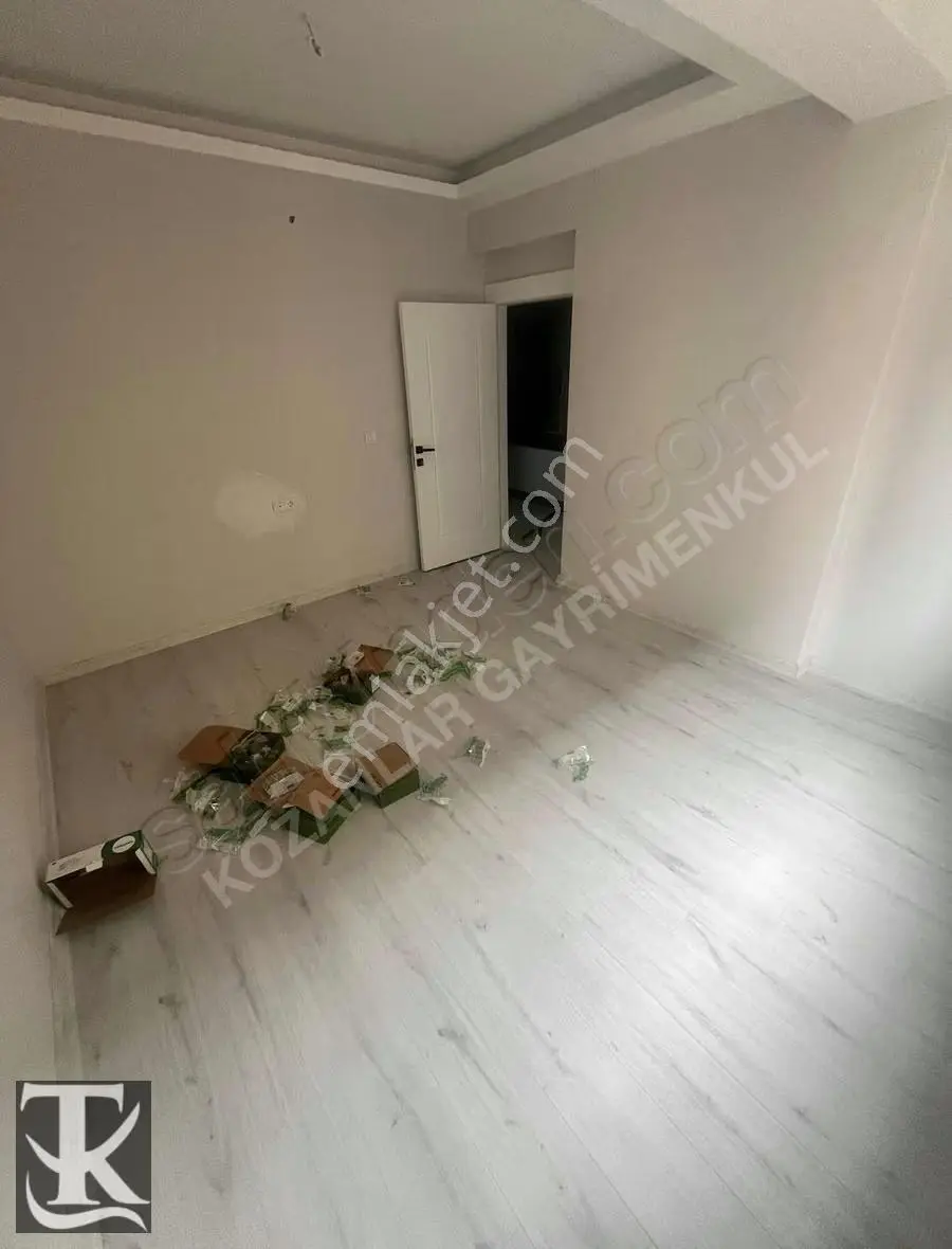 Cadde'de Ön Cepheli Kombi Petekli - Görsel 4