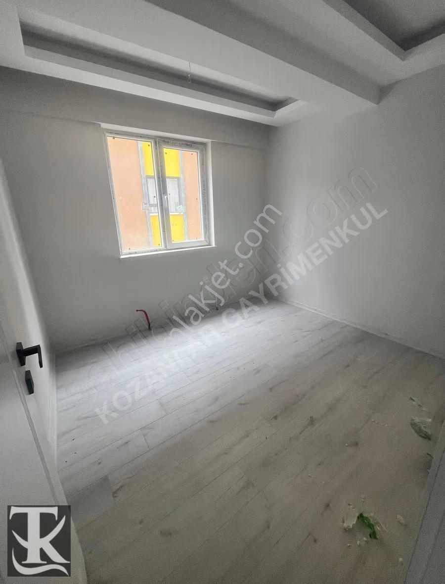 Cadde'de Ön Cepheli Kombi Petekli - Görsel 16