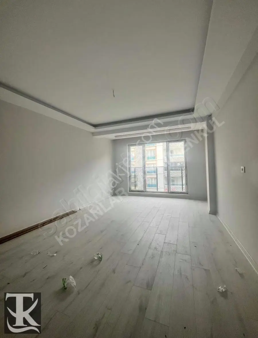 Cadde'de Ön Cepheli Kombi Petekli - Görsel 2