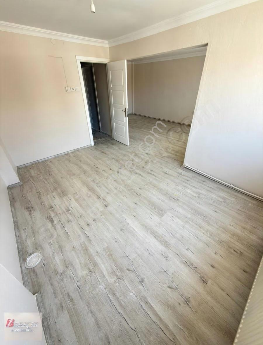 İbrahimçelebi Mah. 3+1 Tam Tadilatlı Full Özellikli Daire - Görsel 28
