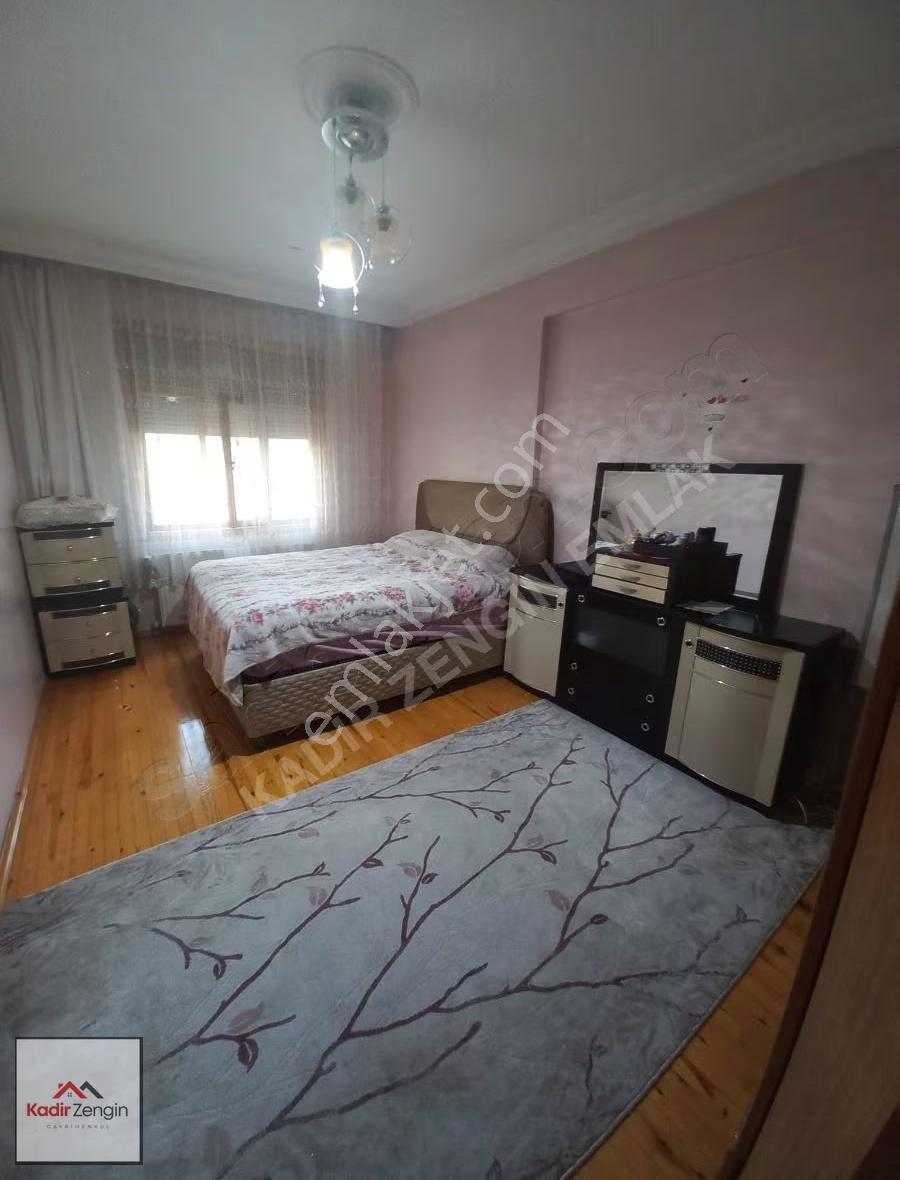 Sakarya Mah Salı Pazarı Karşısında 3+1 Geniş Daire - Görsel 7
