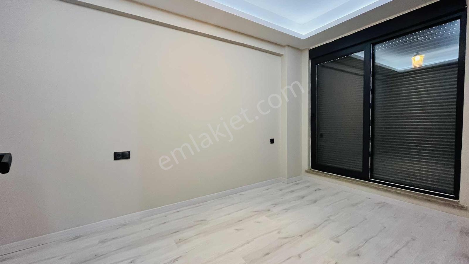Aksu Altıntaş'ta Cadde Üzerinde Kiralık 1+1 Daire - Görsel 11