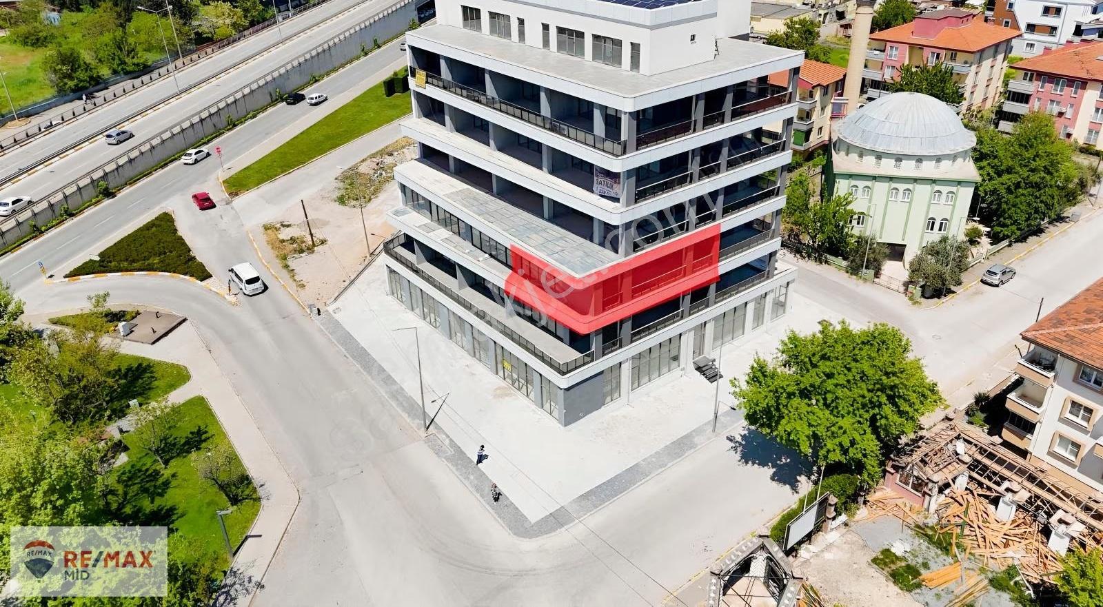 Remax Mıd Plevne Mah Ultra Lüks Prestıjlı Kıralık Ofıs - Görsel 17