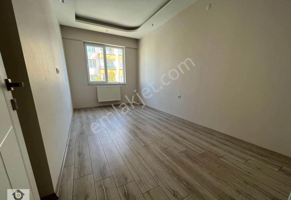 Esenyurt Güzelyurt Mahallesinde Metrobüse Komşu 2+1 Arakat Daire - Görsel 8