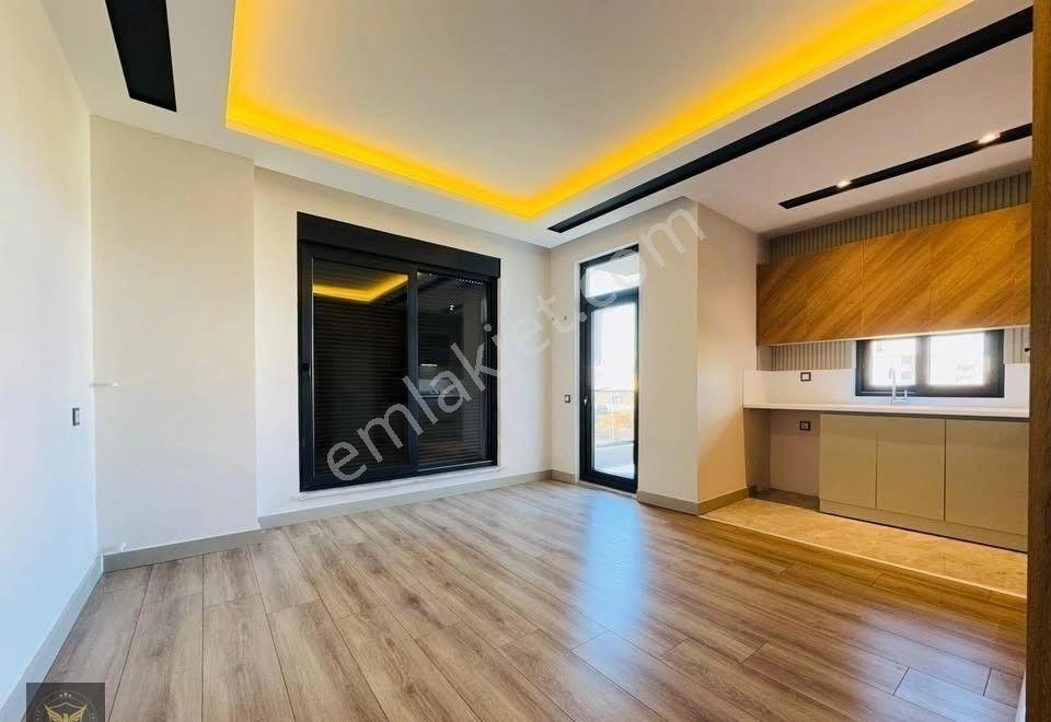 Beylikdüzü Cumhuriyet Mh.siteiçi Ebeveyn Banyolu Şık Tasarımlı 1+1 Dairemiz - Görsel 2