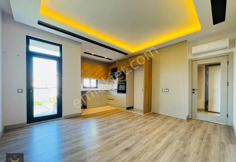 Beylikdüzü Cumhuriyet Mh.siteiçi Ebeveyn Banyolu Şık Tasarımlı 1+1 Dairemiz