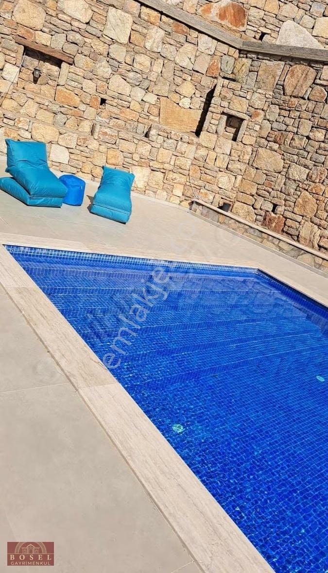Deniz Manzaralı Havuzlu Müstakil Villa - Görsel 29