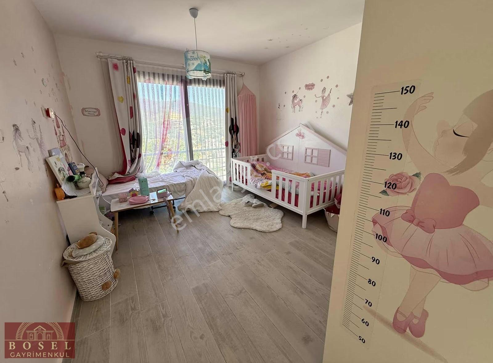 Deniz Manzaralı Havuzlu Müstakil Villa - Görsel 15
