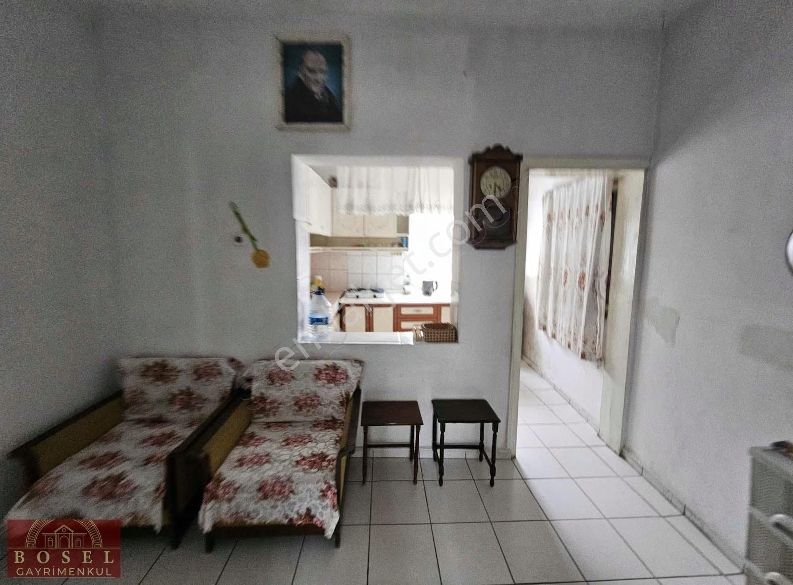 Bodrum Çarşı Taş Sokakta Satılık Komple Bina 4 Ayrı Daire - Görsel 4