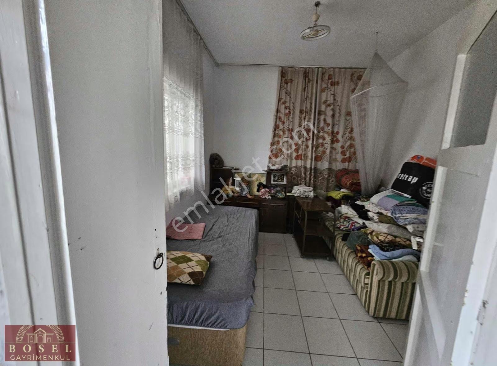 Bodrum Çarşı Taş Sokakta Satılık Komple Bina 4 Ayrı Daire - Görsel 2