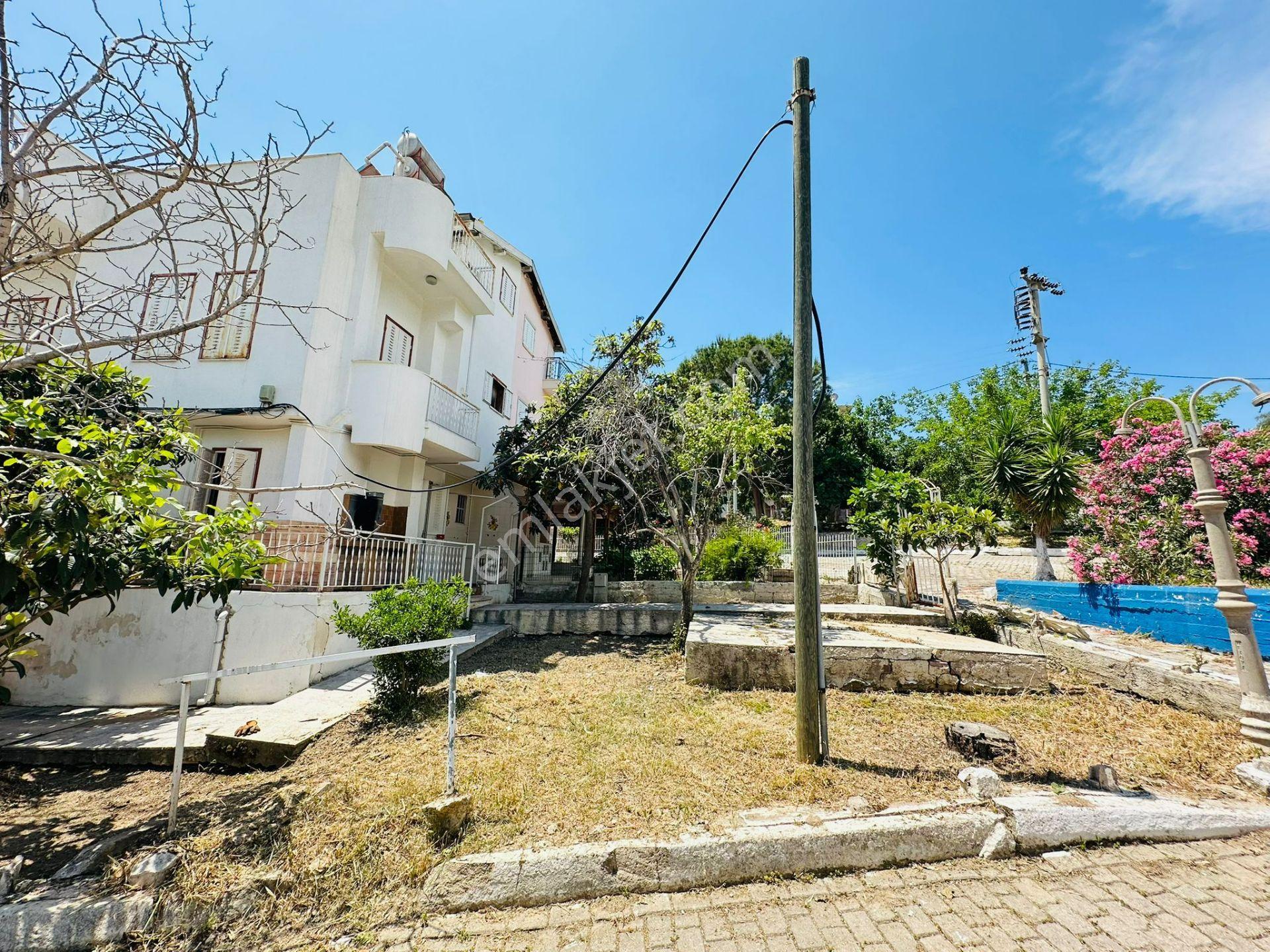 Kuşadası Kadınlar Denizi'nde 3+1 Köşe Konum Tripleks Villa - Görsel 22