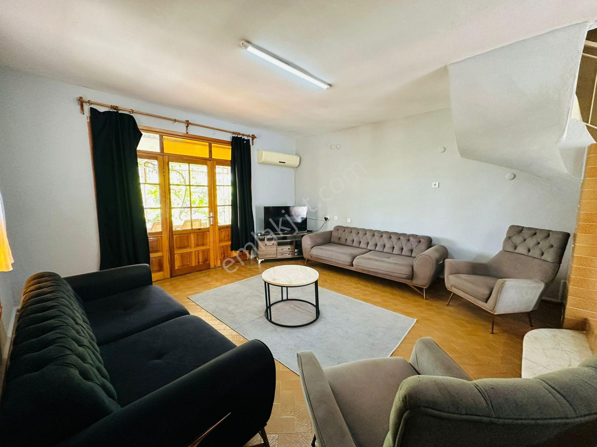Kuşadası Kadınlar Denizi'nde 3+1 Köşe Konum Tripleks Villa - Görsel 26