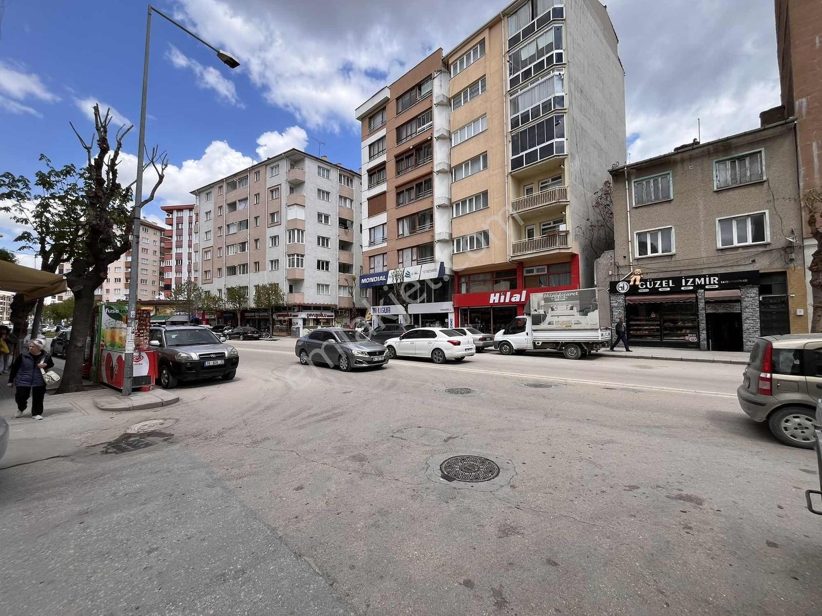 Sakarya Cad. Balkan Cad. Girişi Kiralık 2+1 Daire