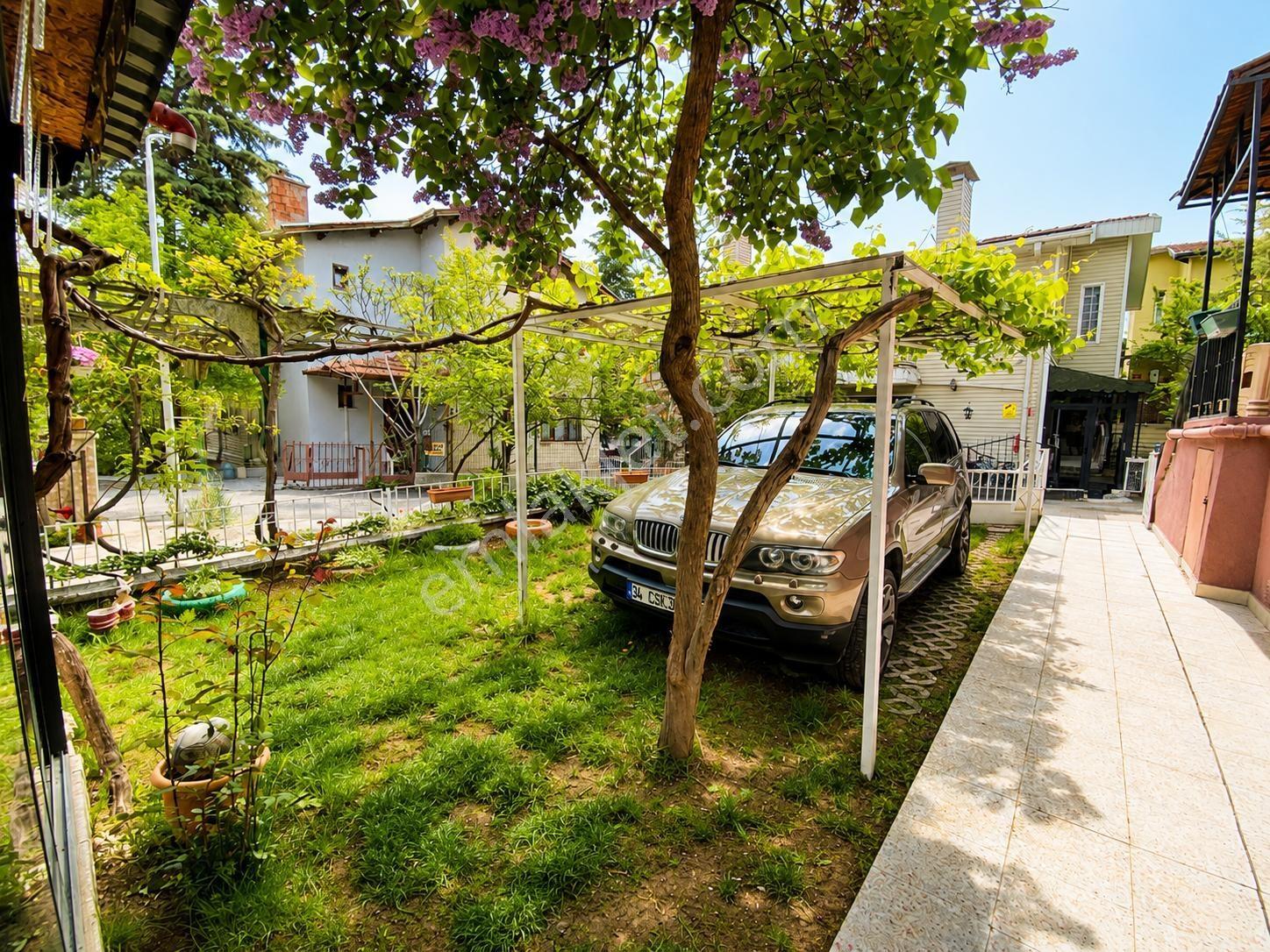 Alaçatı'dan Uğur Mumcu'da 3 Katlı Kış Bahçeli 4+1 Müstakil Ev - Görsel 17