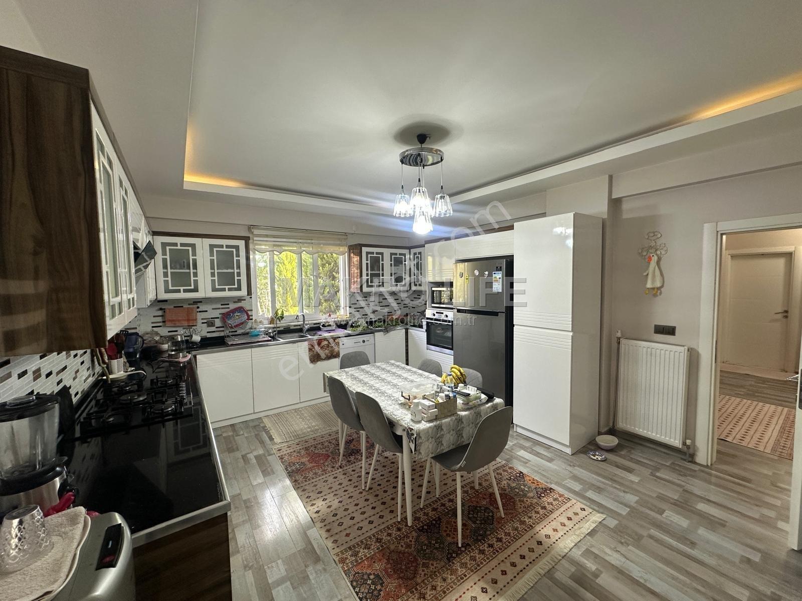 🏡✨ Kent Orman Yıldızı’nda Prestijin Ve Konforun Buluştuğu Özel 5+1 Tripleks Villa ✨🏡 - Görsel 34
