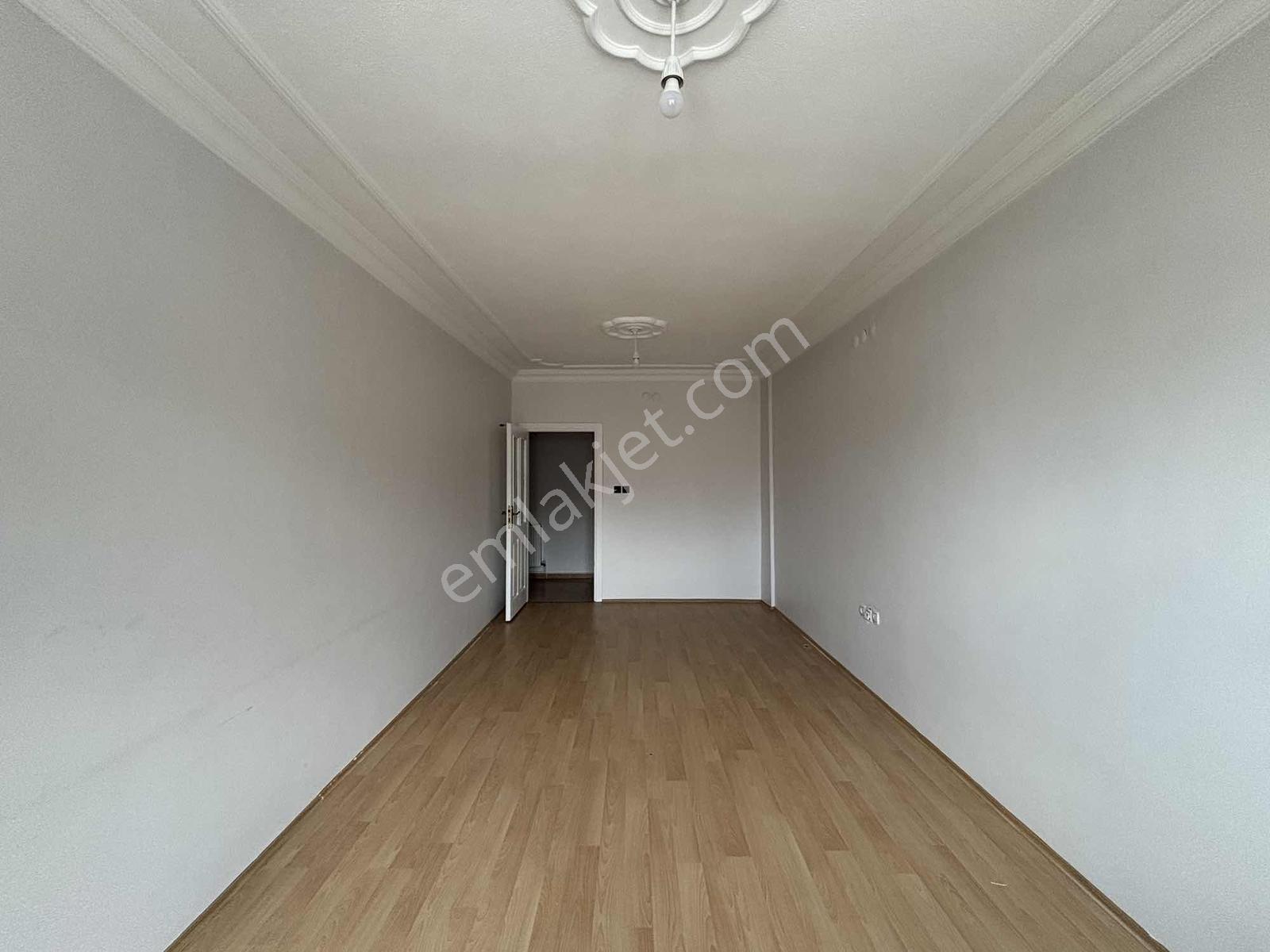 Eker'den Emek Tranvay Durağı Karşı Sokağında Kiralık 2+1 - Görsel 30