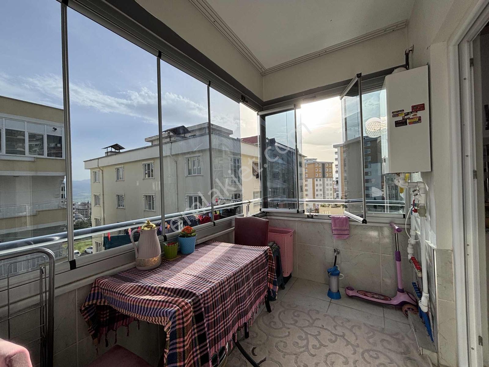 Remax Yeni'den Binevler'de Satılık Ara Kat Balkonlu 2+1 Daire - Görsel 6