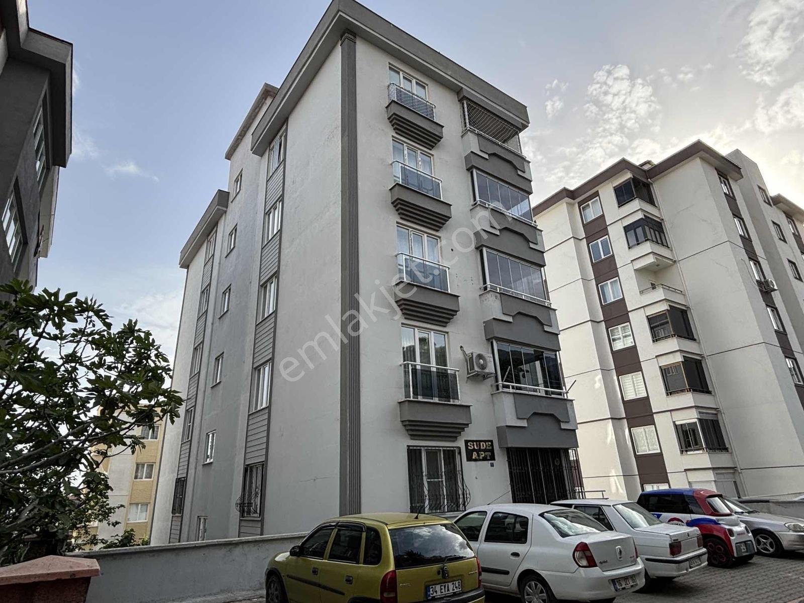Remax Yeni'den Binevler'de Satılık Ara Kat Balkonlu 2+1 Daire - Görsel 11