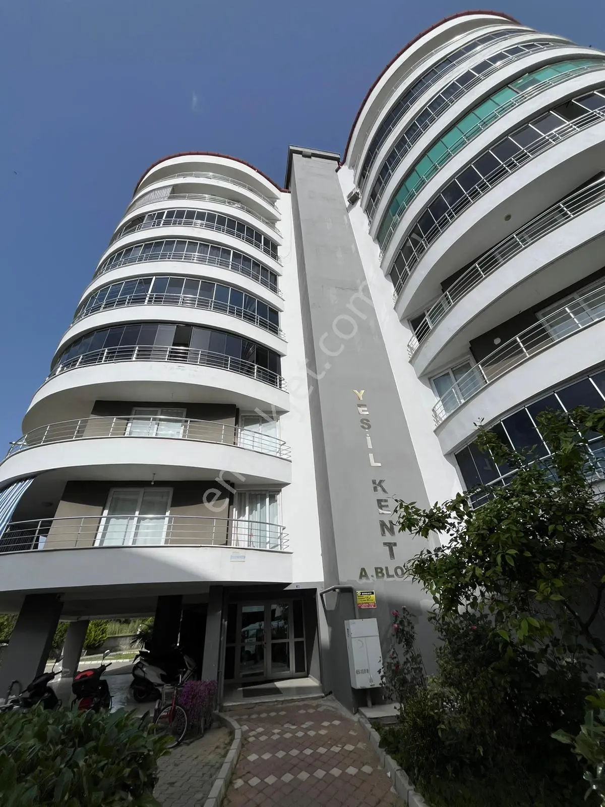 Yeşil Mahalle Site İçerisinde Satılık 3+1 Doğalgazlı Daire