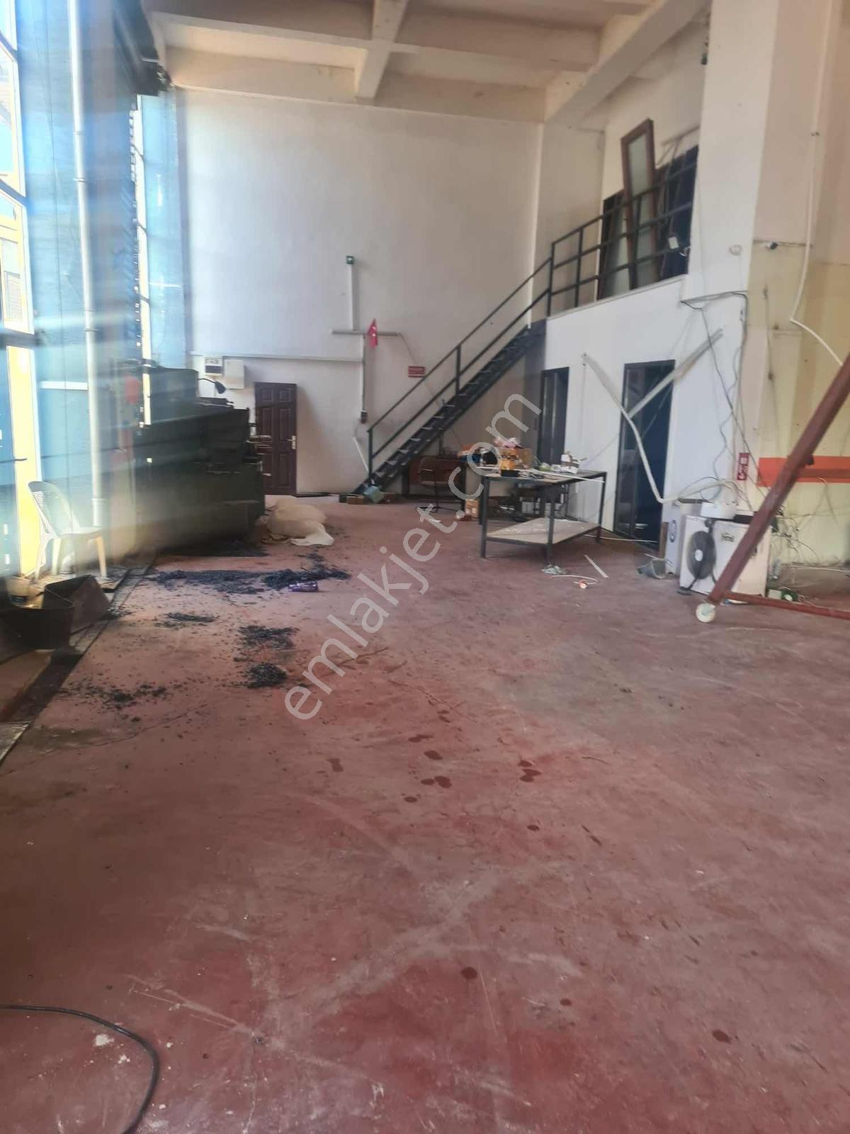 Çiftlikköy Sanayide 400 M2 Dükkan - Görsel 3