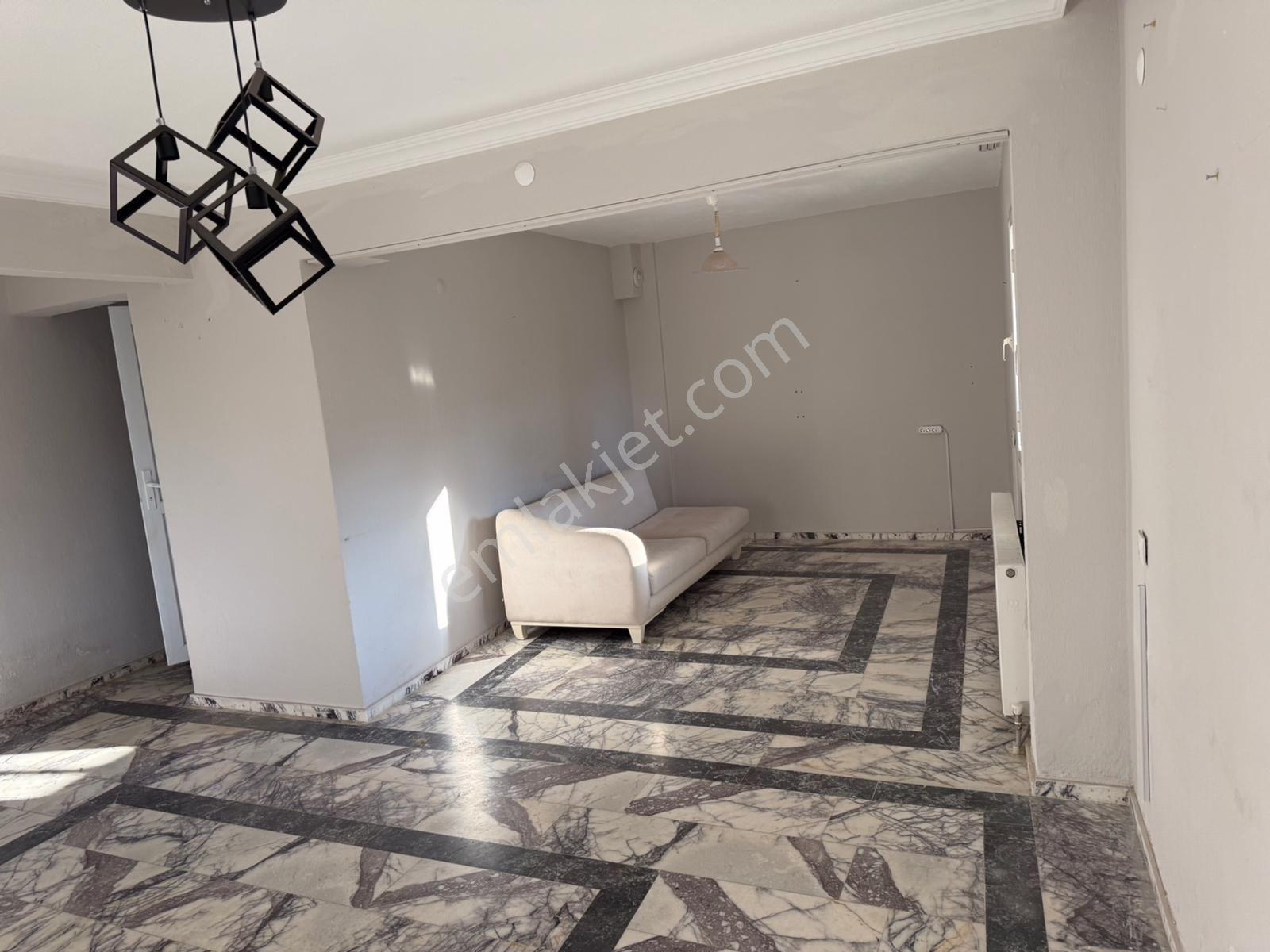 Yenifoça Da Kiralık 6+1 200 M2 Bahçeli Müstakil Ev - Görsel 13