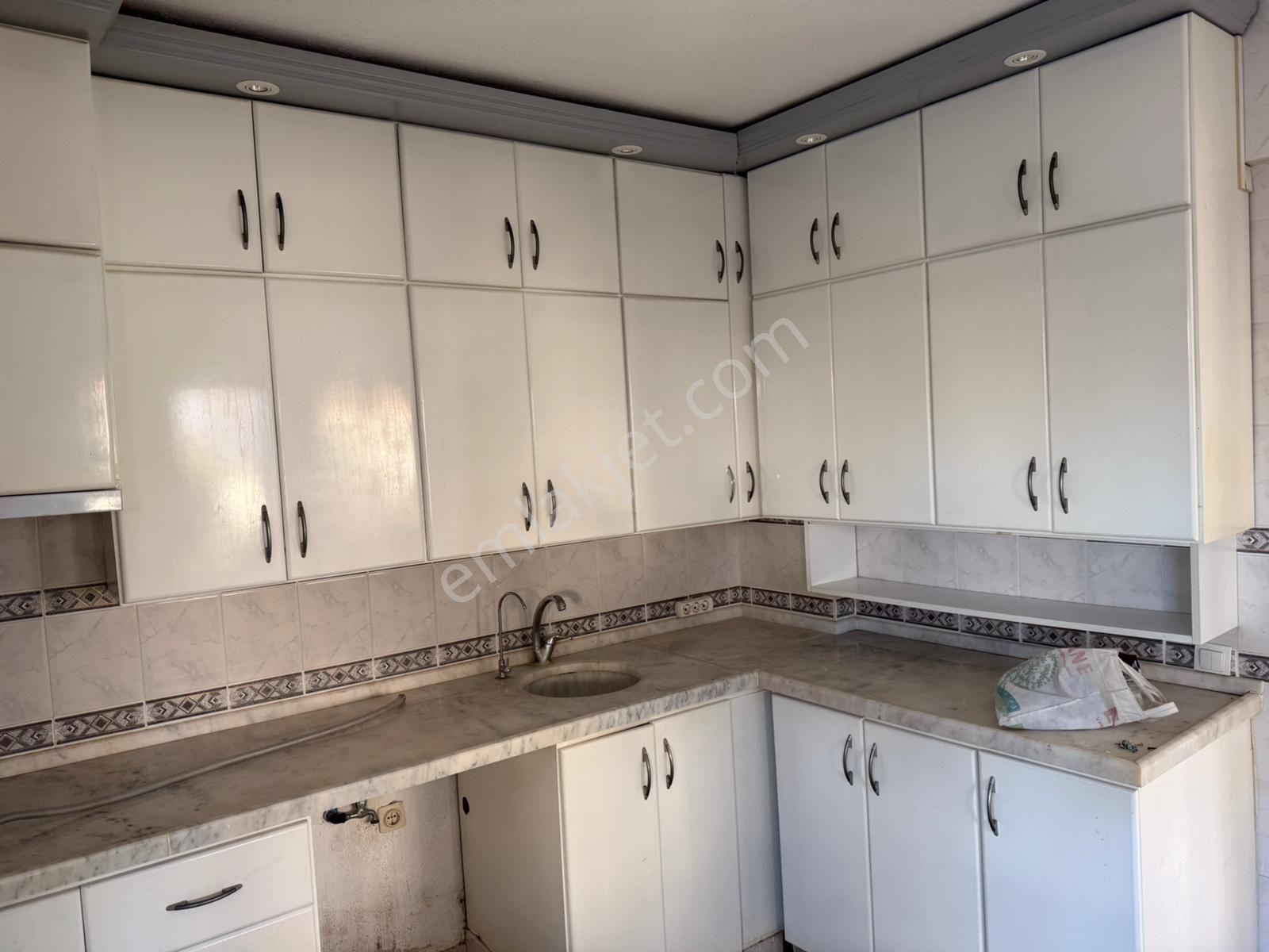 Yenifoça Da Kiralık 6+1 200 M2 Bahçeli Müstakil Ev - Görsel 14