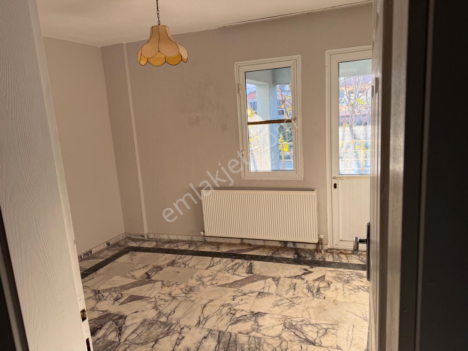 Yenifoça Da Kiralık 6+1 200 M2 Bahçeli Müstakil Ev - Görsel 19