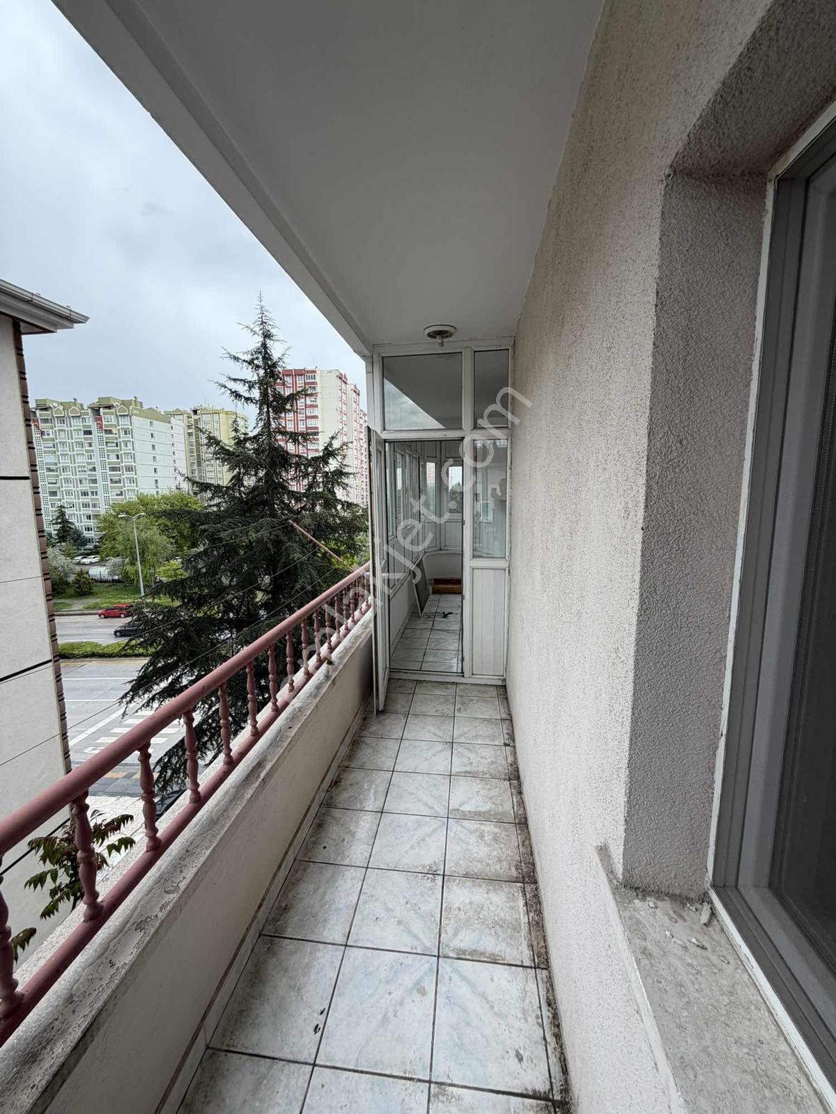 Bulvar Üzeri Ve Batı Adliyesi Yakını Arakat Kiralık 3+1 Daire - Görsel 9