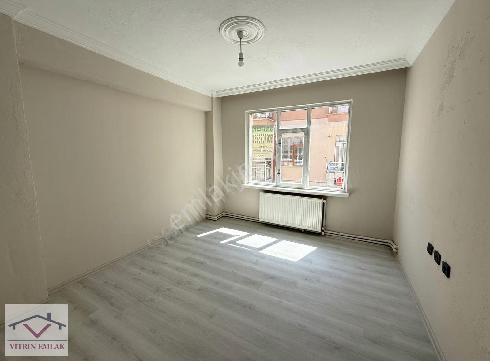M.akif Mah. 17.500 Tl Kiracılı Arakat Bakımlı Satılık Daire