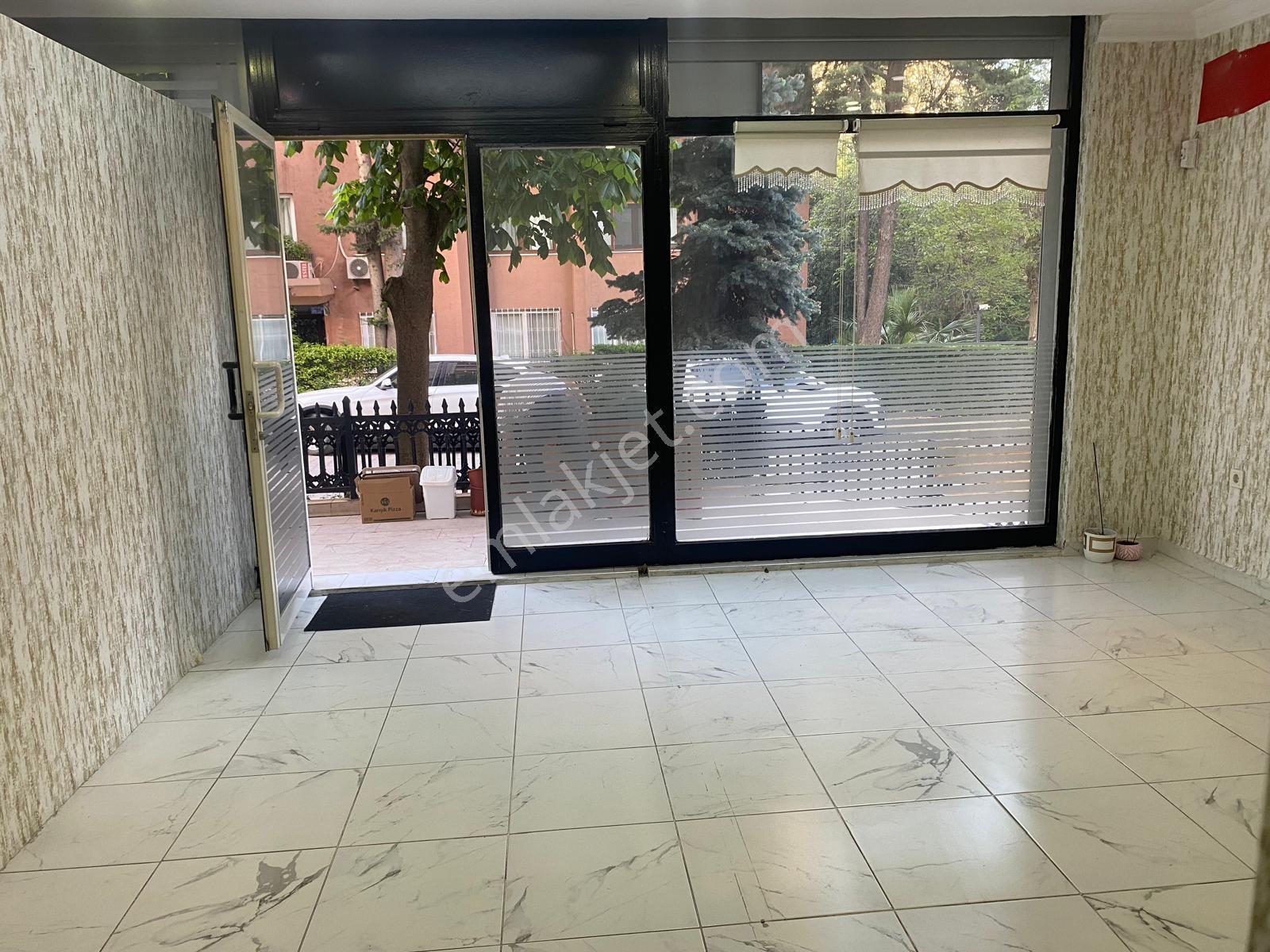 İstanbul Evlerinde Ferah Sokak İçinde Kiralık İşyeri Dükkan - Görsel 14