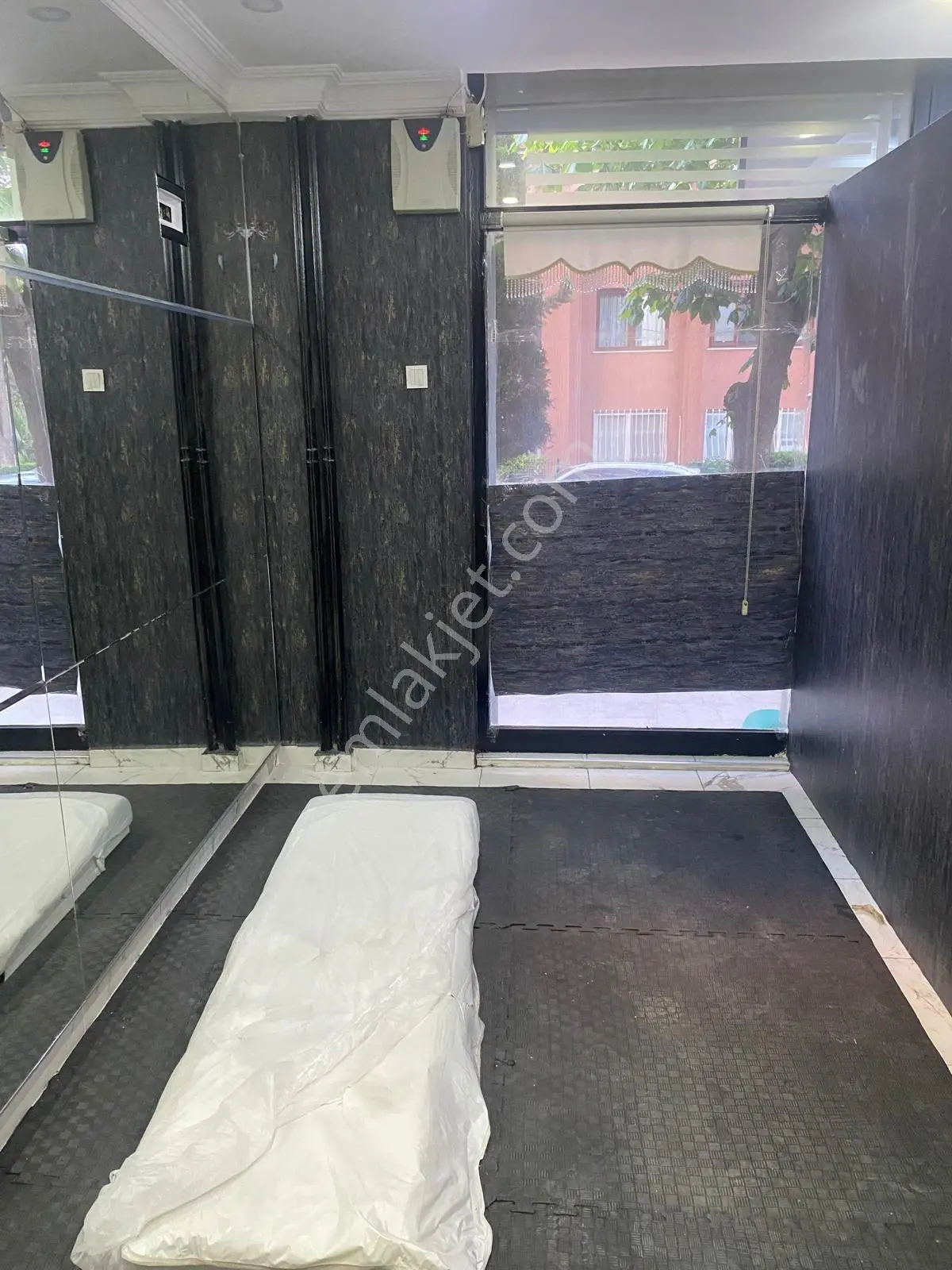 İstanbul Evlerinde Ferah Sokak İçinde Kiralık İşyeri Dükkan - Görsel 9