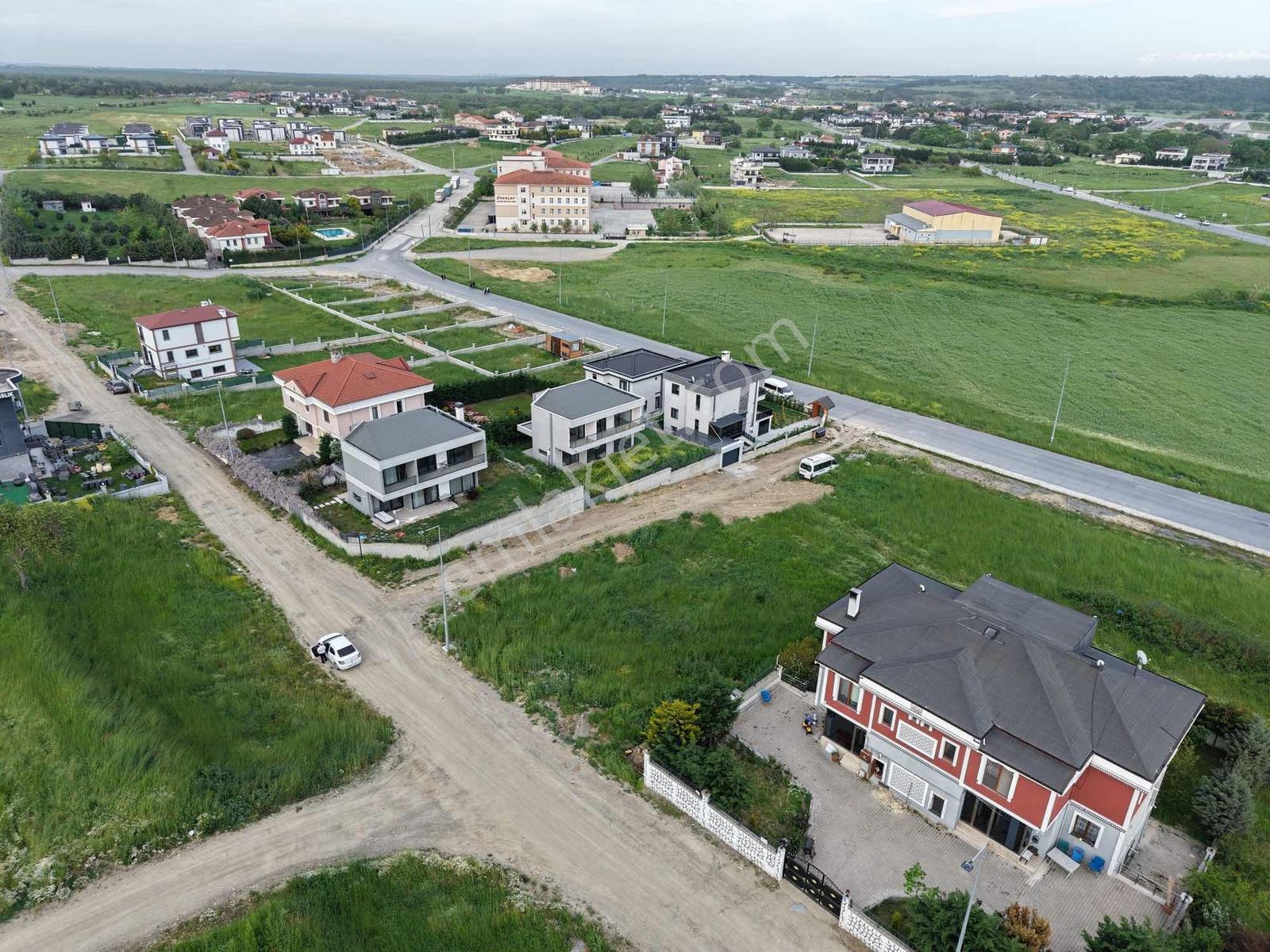 Osmanlı Emlak'tan Mükemmel Konumda Villa İmarlı Arsa