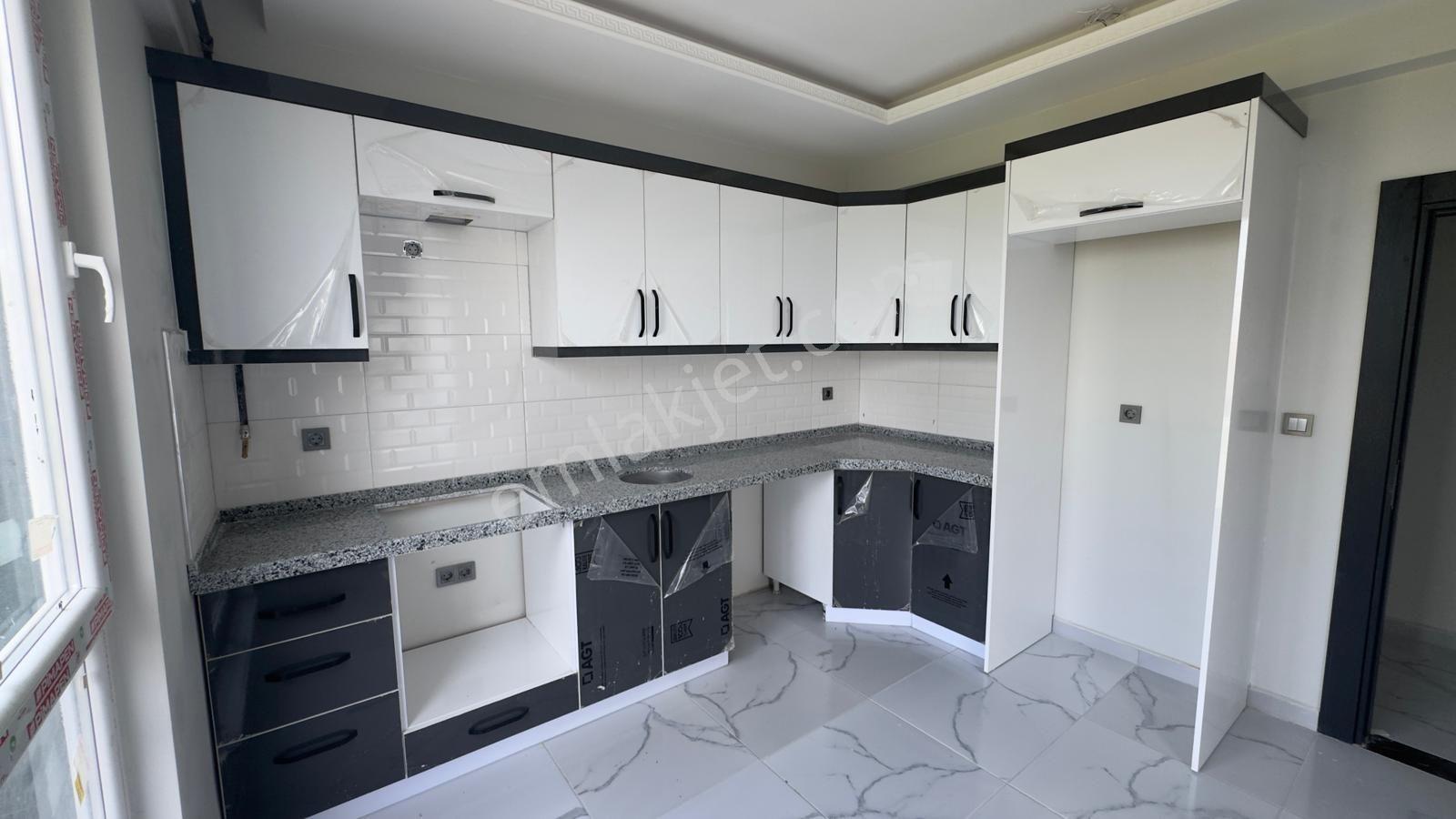 Aydınlık Emlaktan Cerrahta Satılık 2+1 Asansörlü Sıfır Daire - Görsel 5