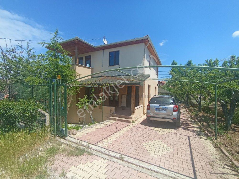 Güvenay - Çorum Üçtutlar Mahallesi Ayarık Bağları 4+1 Satılık Villa
