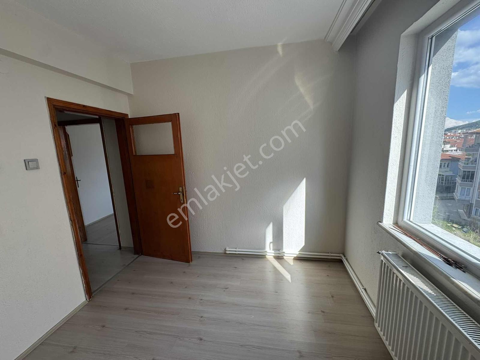Sağlam Emlaktan Hattat Karahisarıda Kiralık 3+1 Kombili Daire - Görsel 10