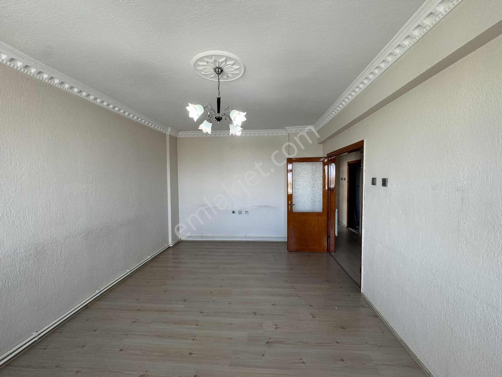 Sağlam Emlaktan Hattat Karahisarıda Kiralık 3+1 Kombili Daire - Görsel 15