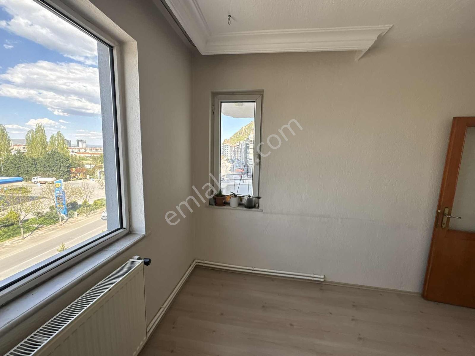Sağlam Emlaktan Hattat Karahisarıda Kiralık 3+1 Kombili Daire - Görsel 20