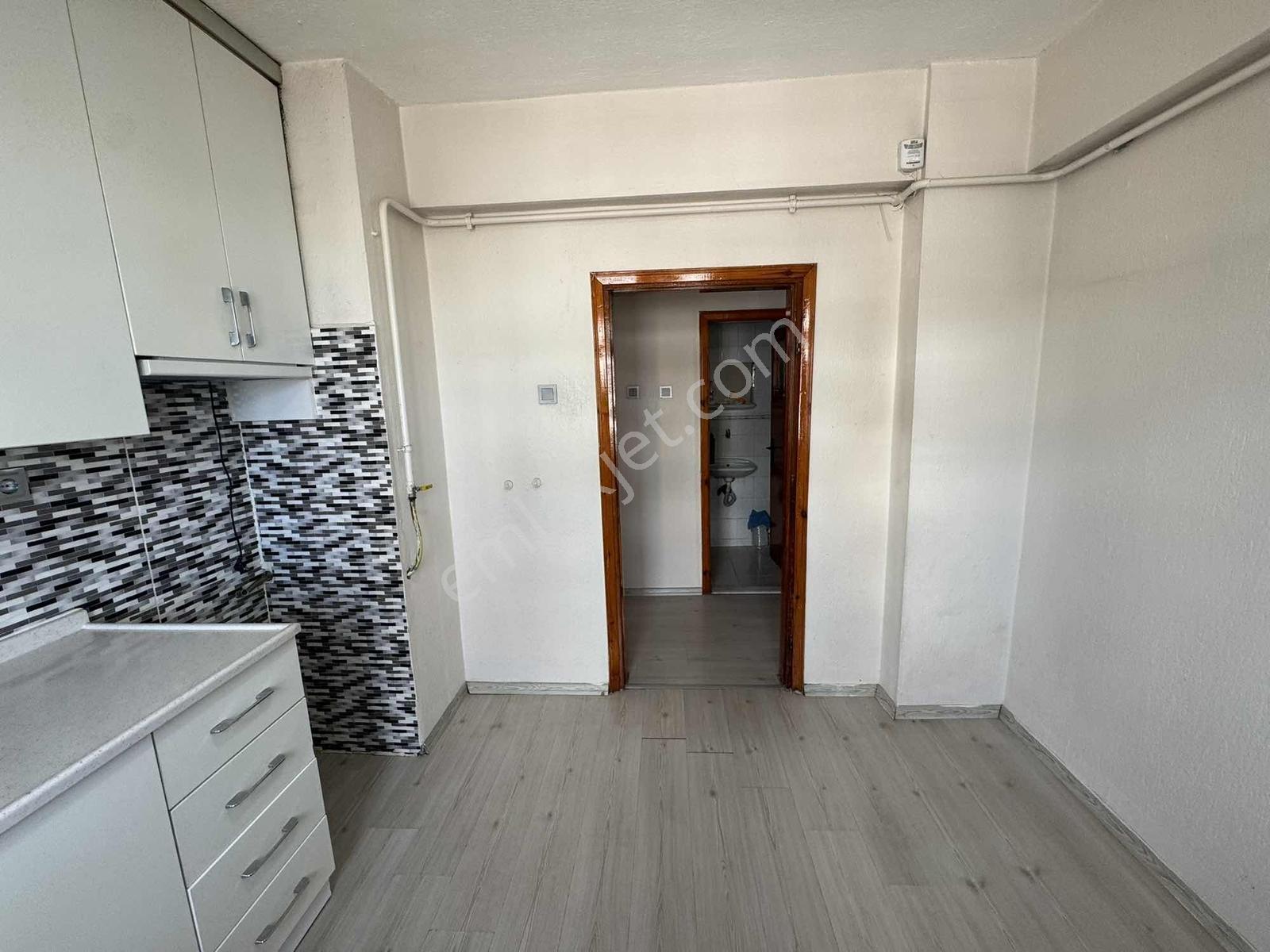 Sağlam Emlaktan Hattat Karahisarıda Kiralık 3+1 Kombili Daire - Görsel 13