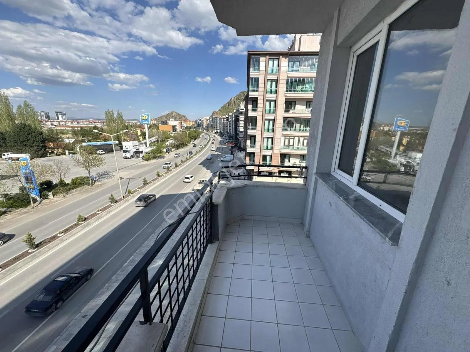 Sağlam Emlaktan Hattat Karahisarıda Kiralık 3+1 Kombili Daire - Görsel 4