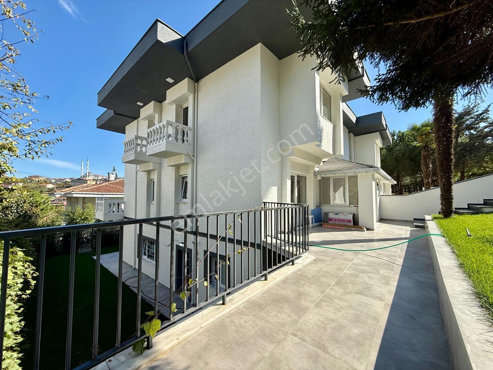 Çengelköy Yeşillikler İçerisinde Site İçi Masrafsız 300 M² Villa - Görsel 33