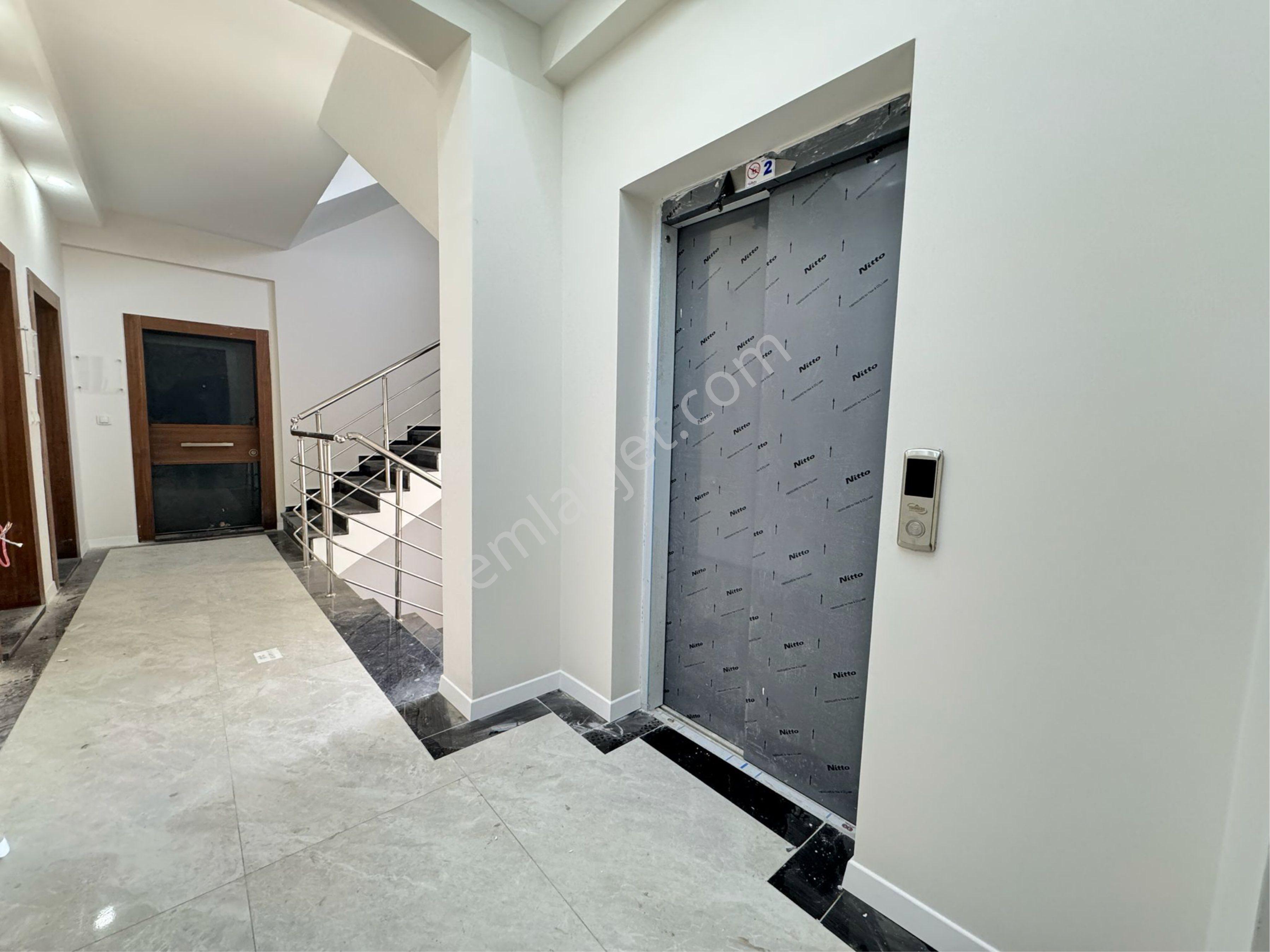 Cumhuriyet Mahallesinde Çarşı Merkezde 2 Adet Kiralık Ofis - Görsel 17