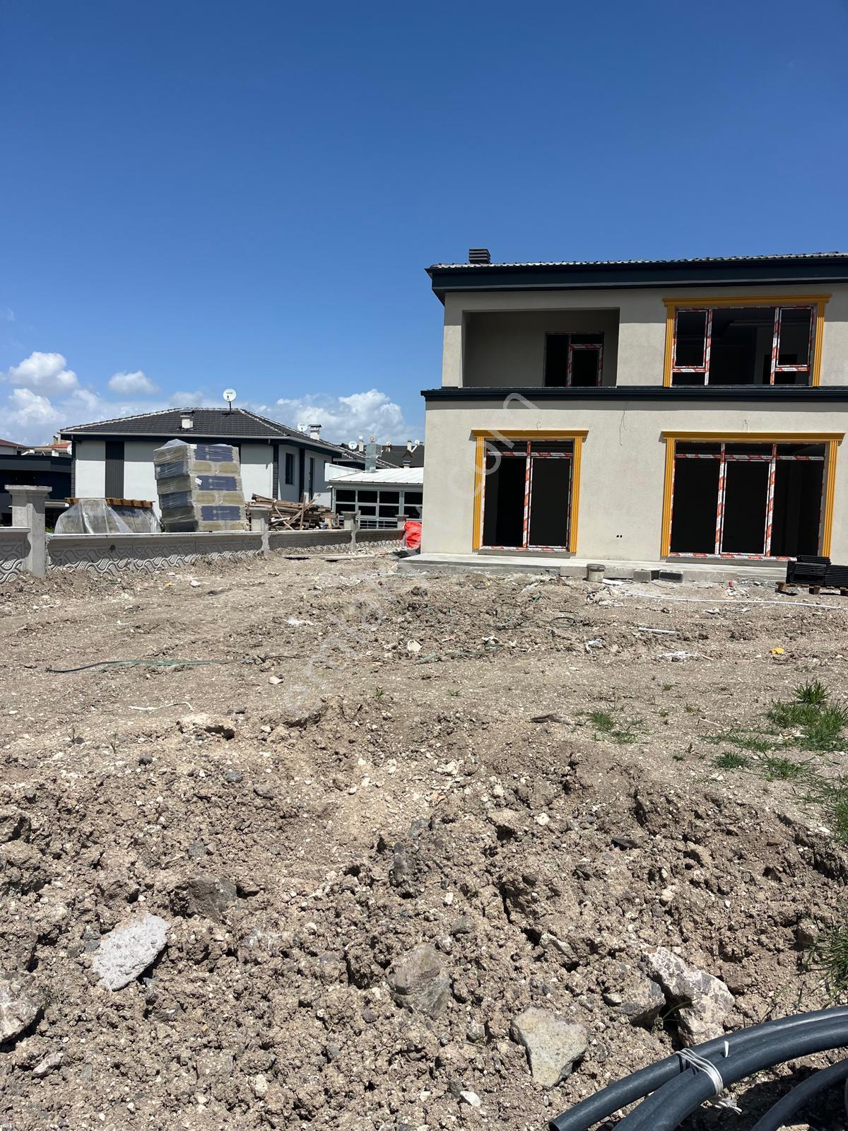 Bölgenin Yıldızı Ayyıldız Mahallesi Tam Müstakil Satılık Villa - Görsel 3