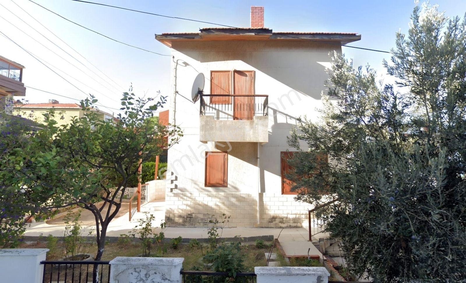 İzmir Eski Foça'da Denize 70 Mt Satılık Villa