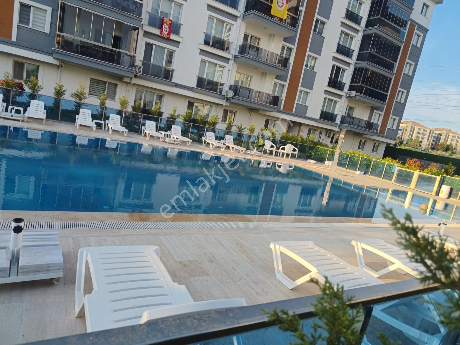 Berrak'tan Lüks Ve Konforun Birleştiği 3+1/170m2 Satılık Daire