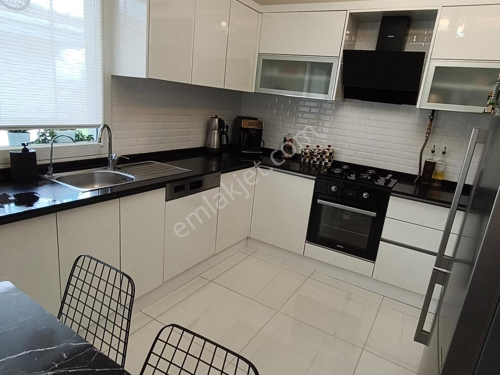 Berrak'tan Lüks Ve Konforun Birleştiği 3+1/170m2 Satılık Daire - Görsel 19