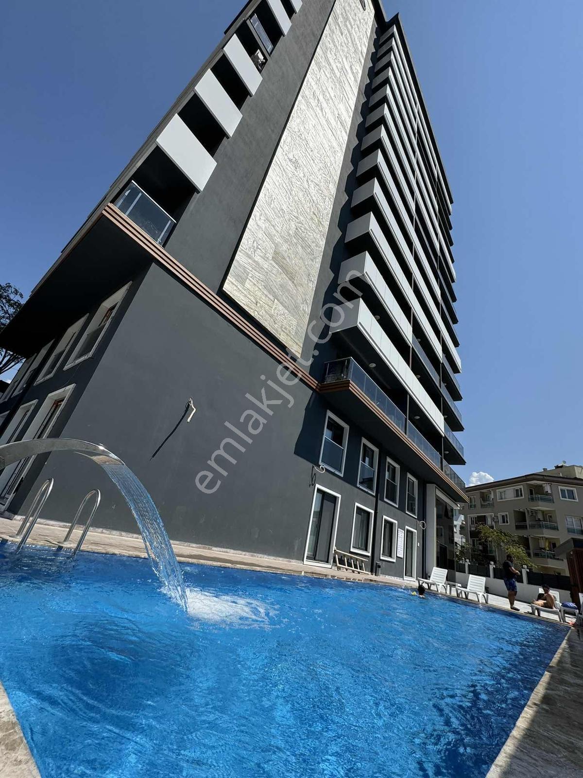 Mir'den Havuzlu Güvenlikli Sitede Kampüs Yakını Lüks Eşyalı 1+1